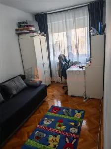 Apartament 3 camere cf 1 semidecomandat in zona Crang - foto 8