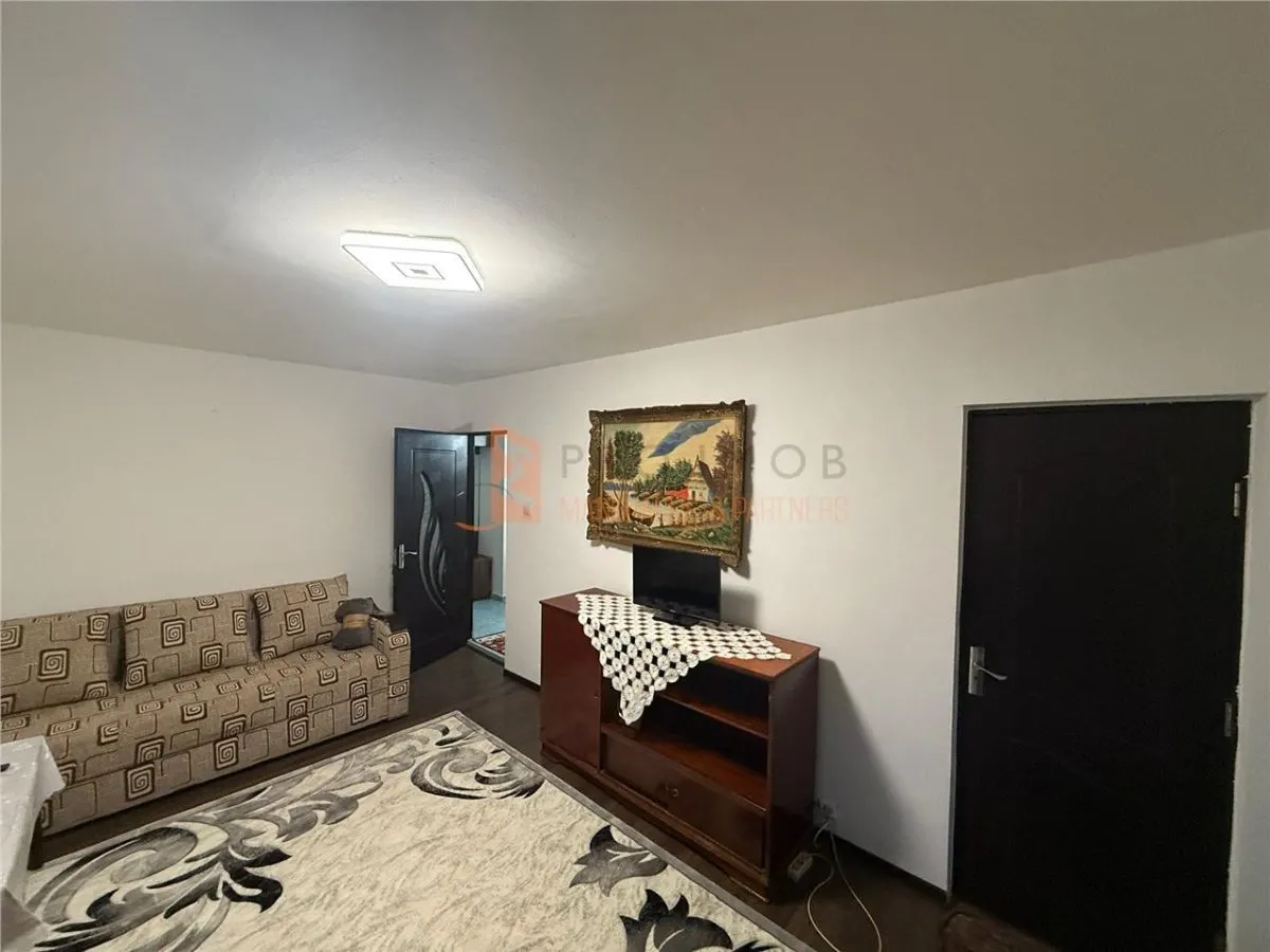 Apartament 2 camere cf 1  decomandat zona Brosteni - foto 2