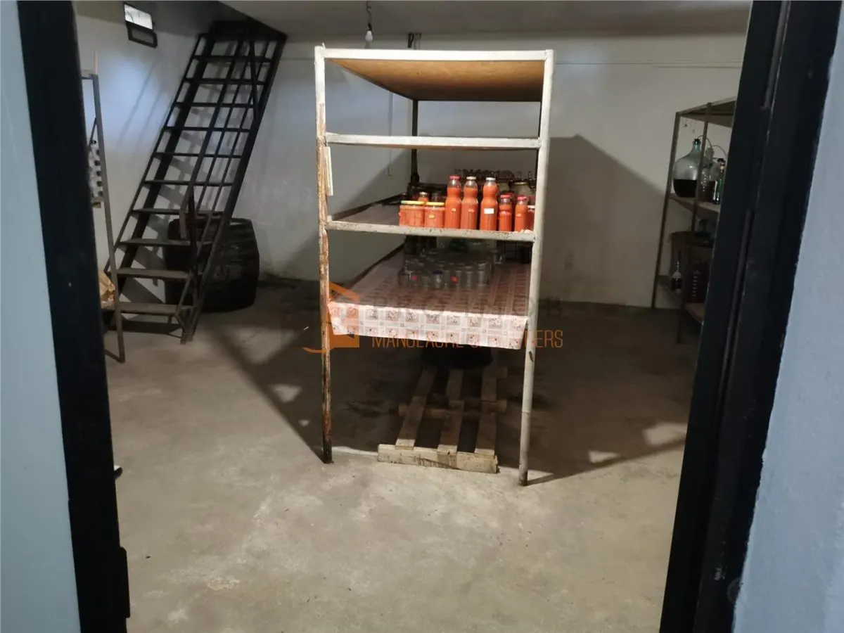 Casa tip parter + beci si teren 4684 mp in Candesti, Vernesti - foto 20
