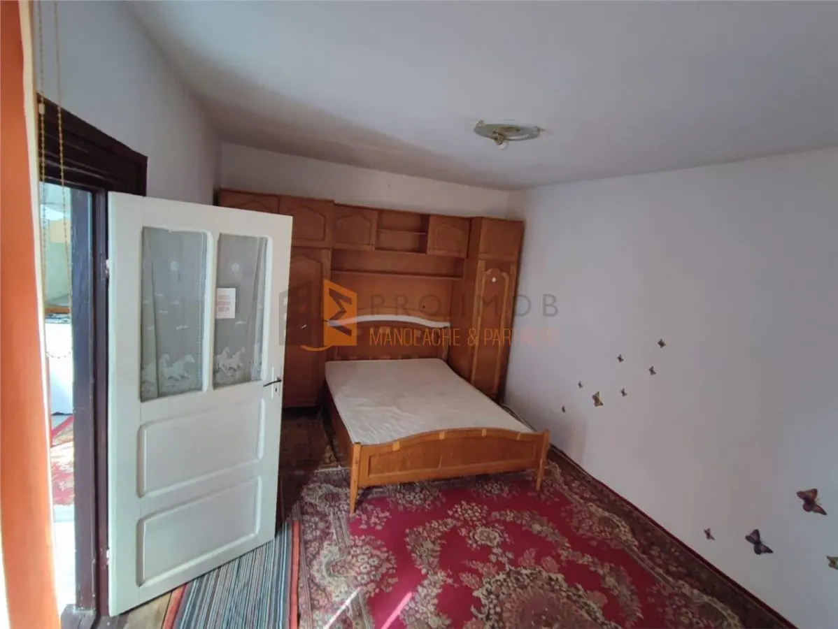 Casa tip parter + mansarda in zona Centru - foto 2