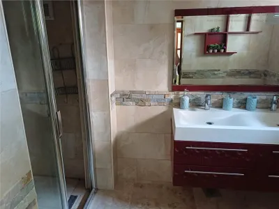 Casa moderna 4 camere cu gradina si loc de parcare, Ultracentral - foto 9