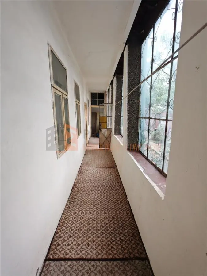 Casa de vanzare si teren 708 mp in zona Victoriei - foto 6