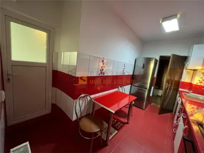 Apartament 2 camere cf 1  decomandat zona Ultracentral - foto 3