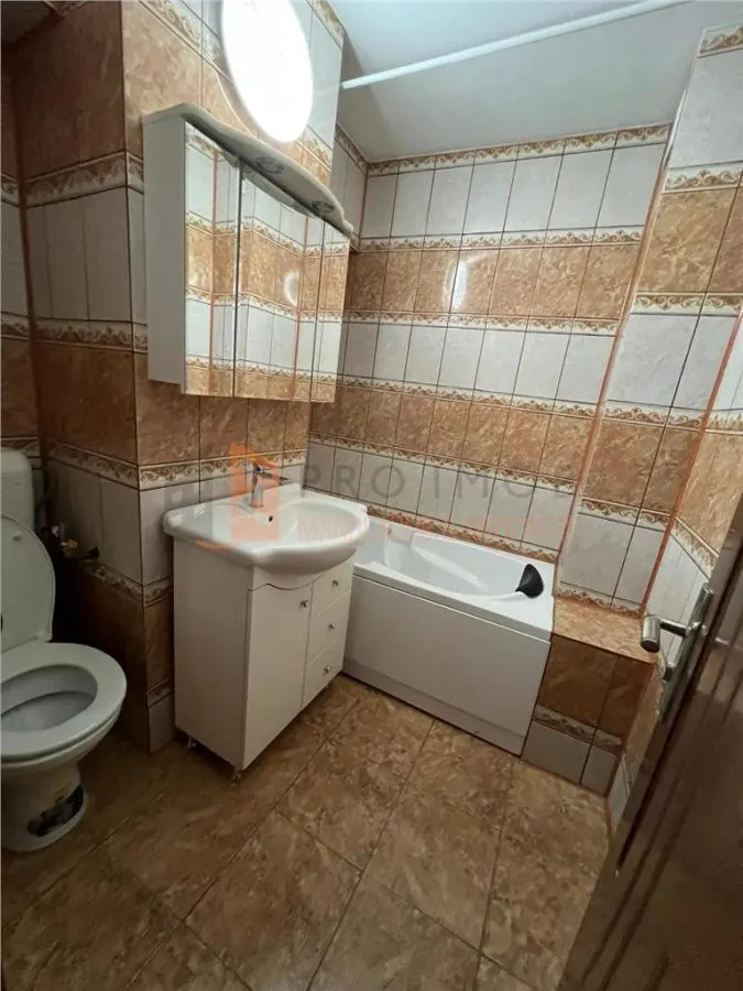Apartament 2 camere cf 1  decomandat zona Ultracentral - foto 8