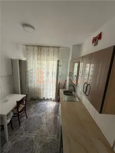 Apartament 2 camere cf.1 decomandat zona Ultracentral - foto 4