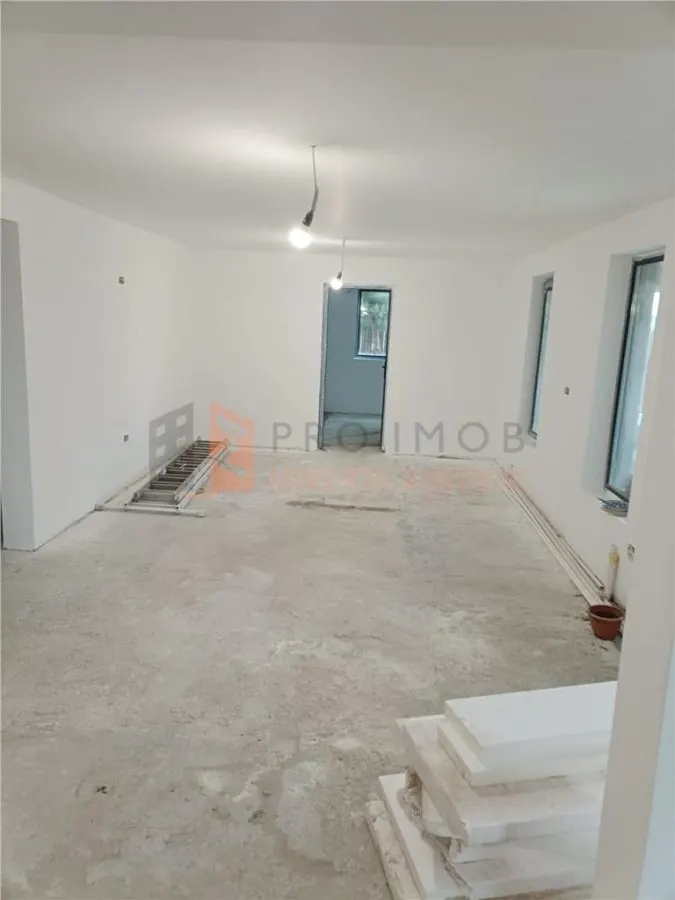 Casa tip parter zona Capatanesti - foto 1