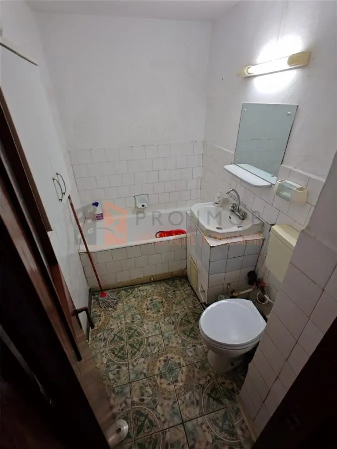 EXCLUSIVITATE! Apartament 3 camere cf 1 semidecomandat zona Micro 5 - foto 9