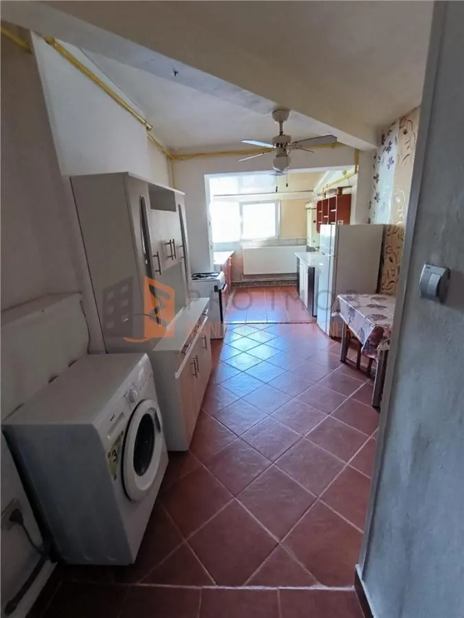 Apartament 3 camere confort 1 decomandat zona Micro 3 - foto 6