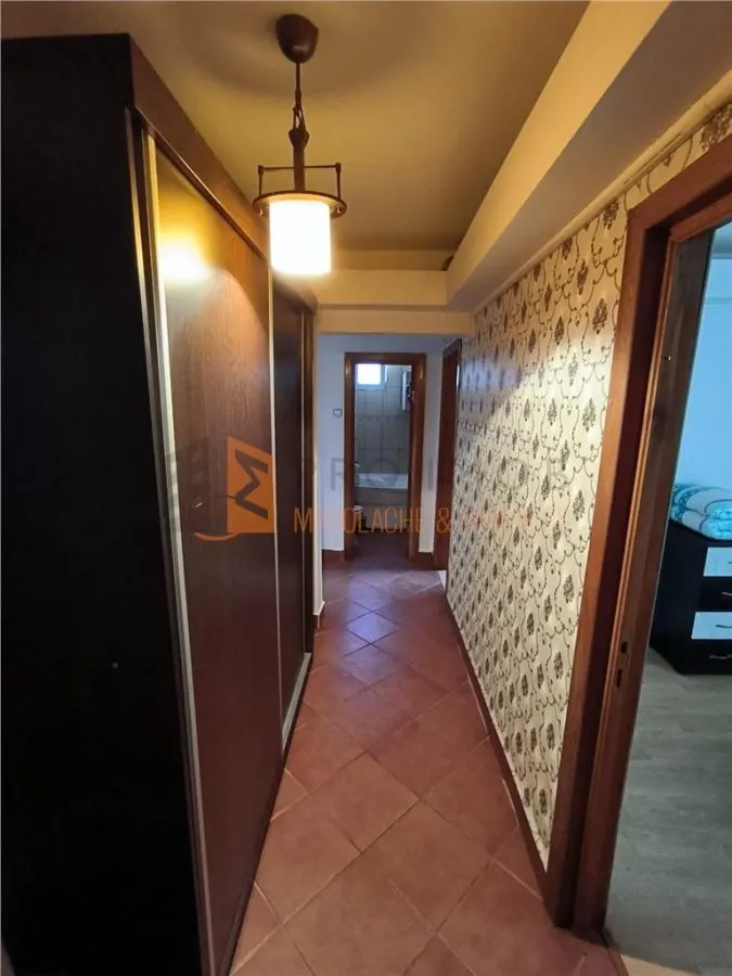 Apartament 3 camere confort 1 decomandat zona Micro 3 - foto 9