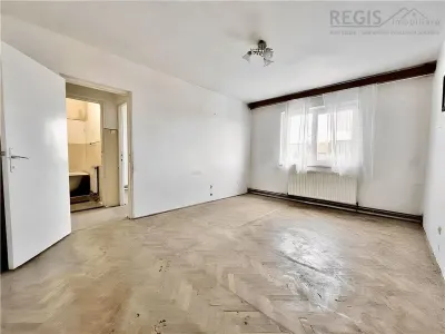 Apartament cu 2 camere zona Florilor de renovat - Brasov