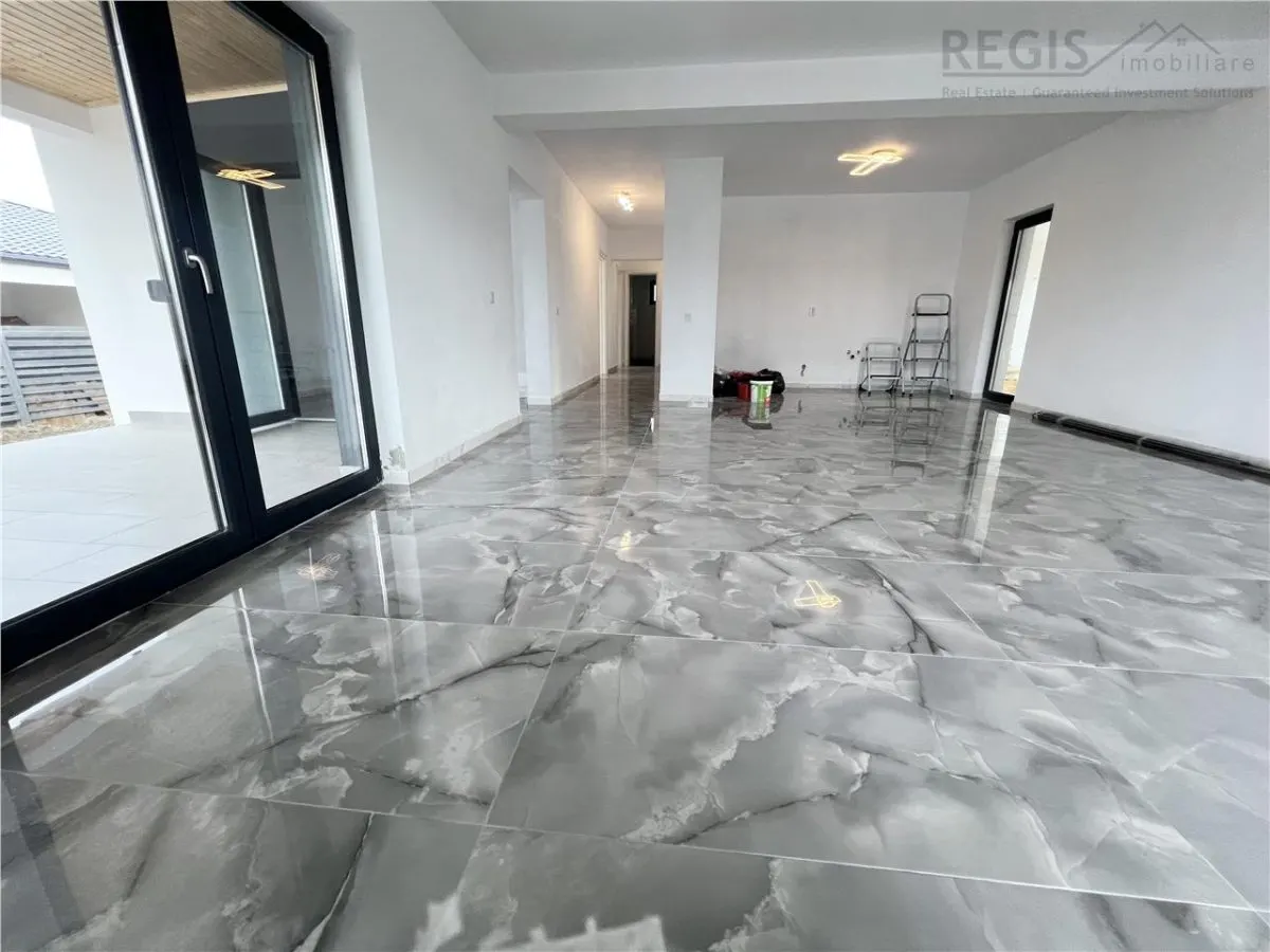 Casa individuala Cristian incalzire in pardoseala si garaj - foto 12