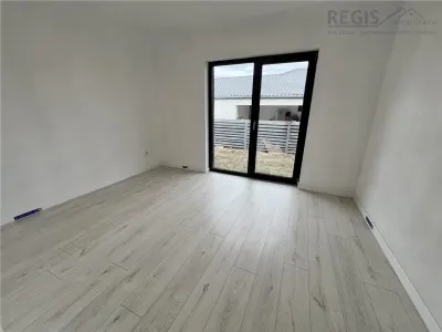 Casa individuala Cristian incalzire in pardoseala si garaj - foto 13