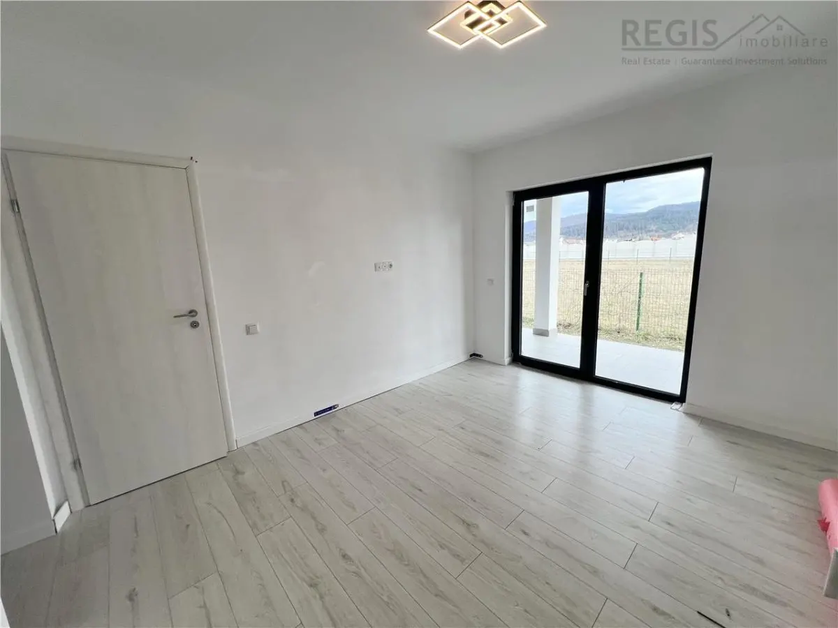 Casa individuala Cristian incalzire in pardoseala si garaj - foto 24