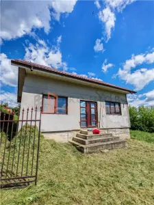 Casa + teren intravilan zona Joseni, Berca - Berca