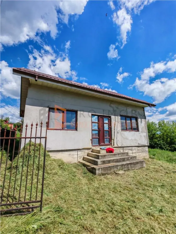 Casa + teren intravilan zona Joseni, Berca - foto 1