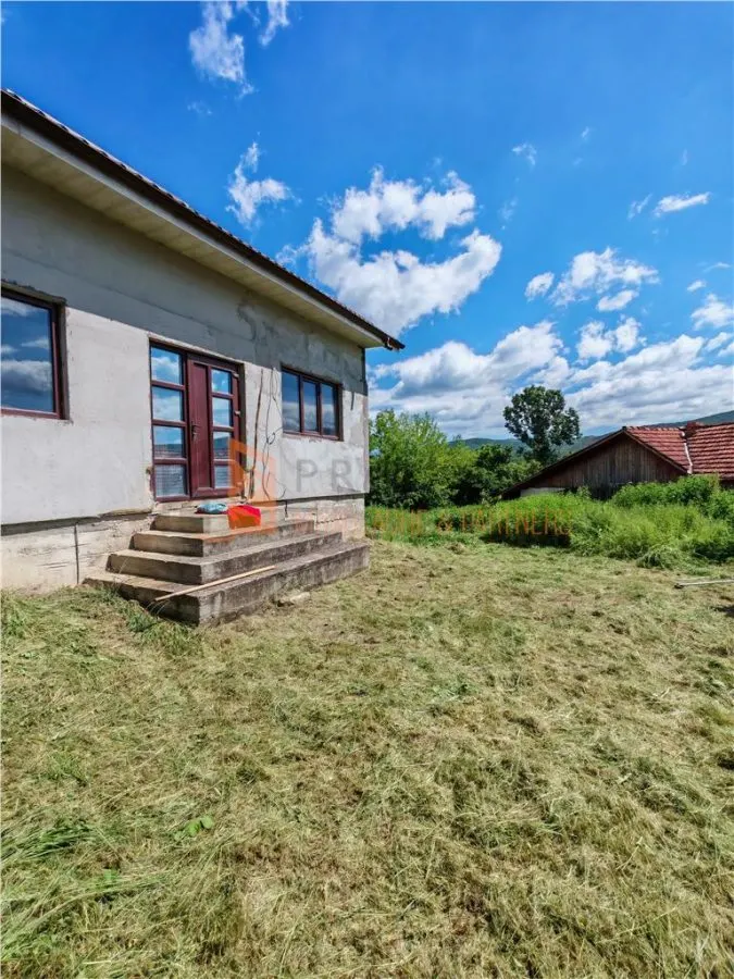 Casa + teren intravilan zona Joseni, Berca - foto 2