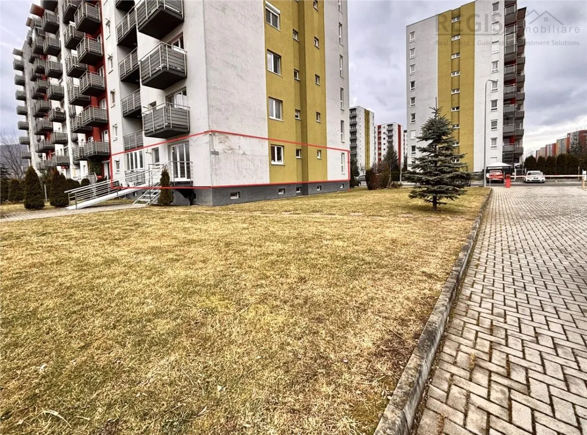Spatiu 8 camere, 24 parcari si curte 900mp, in Brasov - foto 2