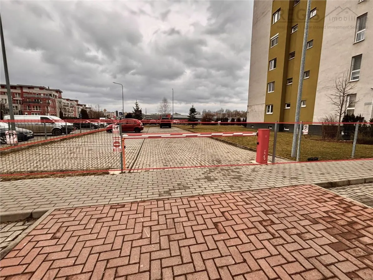 Spatiu 8 camere, 24 parcari si curte 900mp, in Brasov - foto 5
