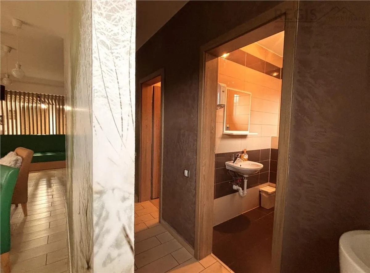 Spatiu 8 camere, 24 parcari si curte 900mp, in Brasov - foto 9