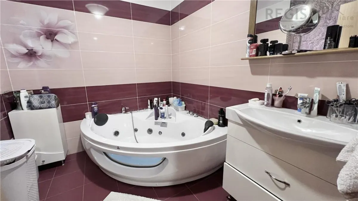 Casa individuala cu 5 camere, 270 mp, Tractorul - zona Coresi - foto 21