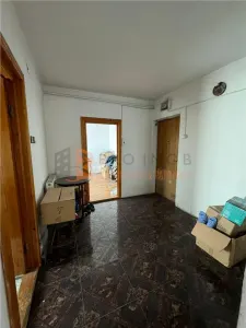 Apartament 3 camere cf1 decomandat zona Micro 3 - foto 3