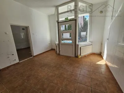 Spatiu comercial Judetean - Vad stradal - Brasov