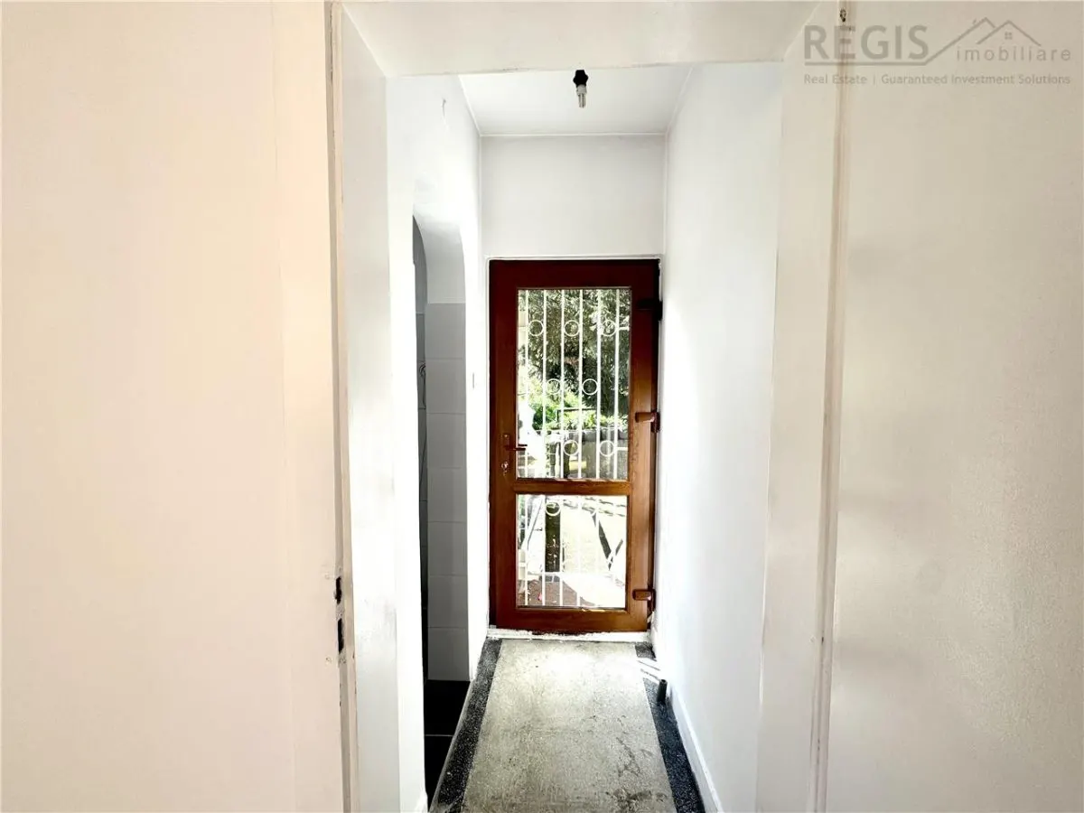Casa de inchiriat in centru istoric ultracentral - foto 12