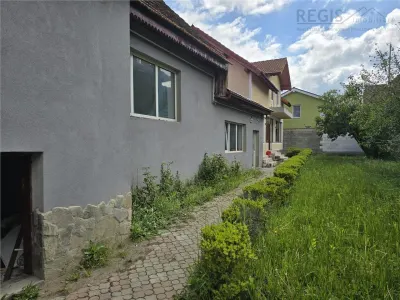 Casa in Centrul Prejmerului - foto 3