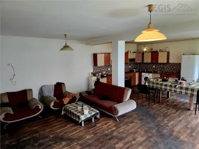 Casa in Centrul Prejmerului - foto 6