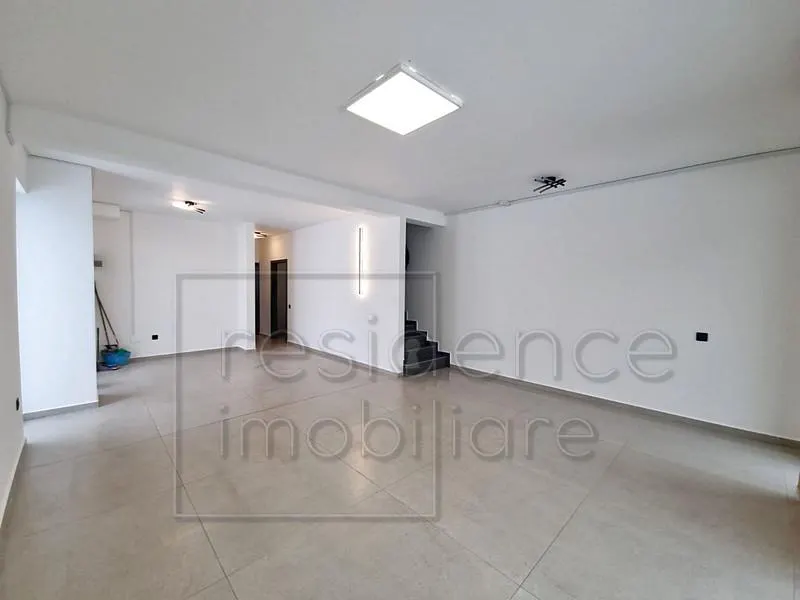 View! Duplex 5 camere, Europa, zona OMV+14 parcari - foto 1