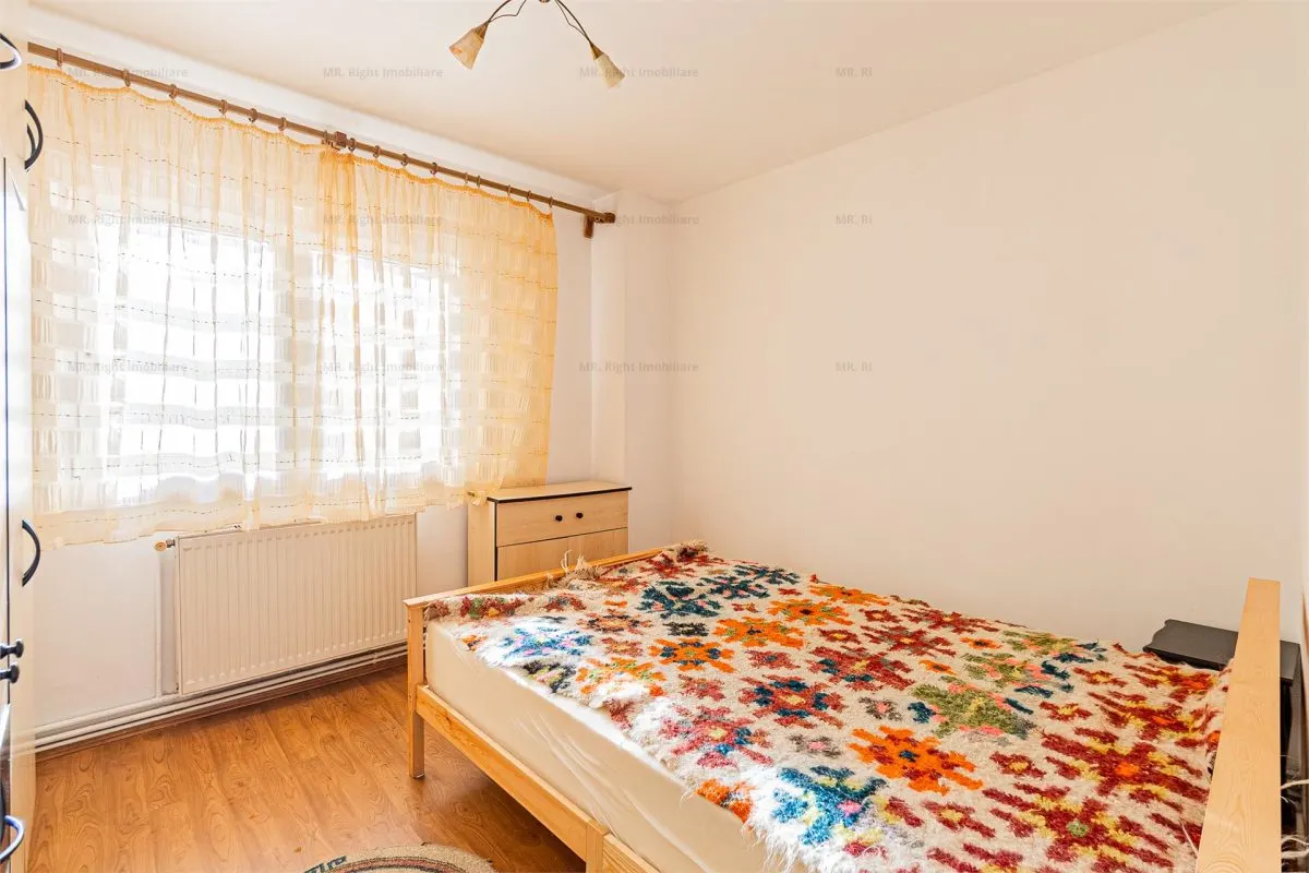 Apartament 3 camere si parcare zona Racadau - foto 3