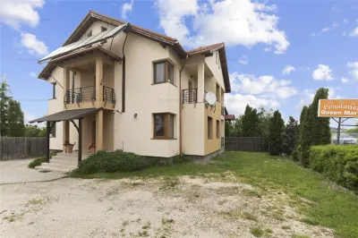 Afacere la cheie | Pensiune cu 10 camere | Sanpetru Brasov - Sanpetru