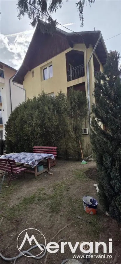 Pensiune de vânzare cu 8 camere in Busteni - foto 2