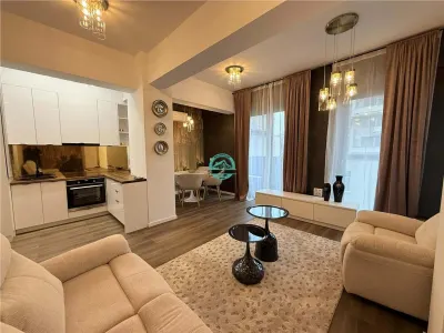 Inchiriez apartament cu 3 camere, mobilat si utilat lux, zona ultracentrala ! - Targu Mures