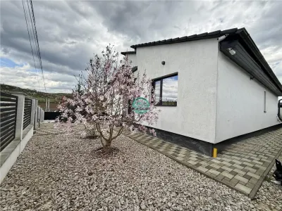 Casa cu 4 camere moderna de vanzare, teren 550 mp, in Budiu Mic - foto 14