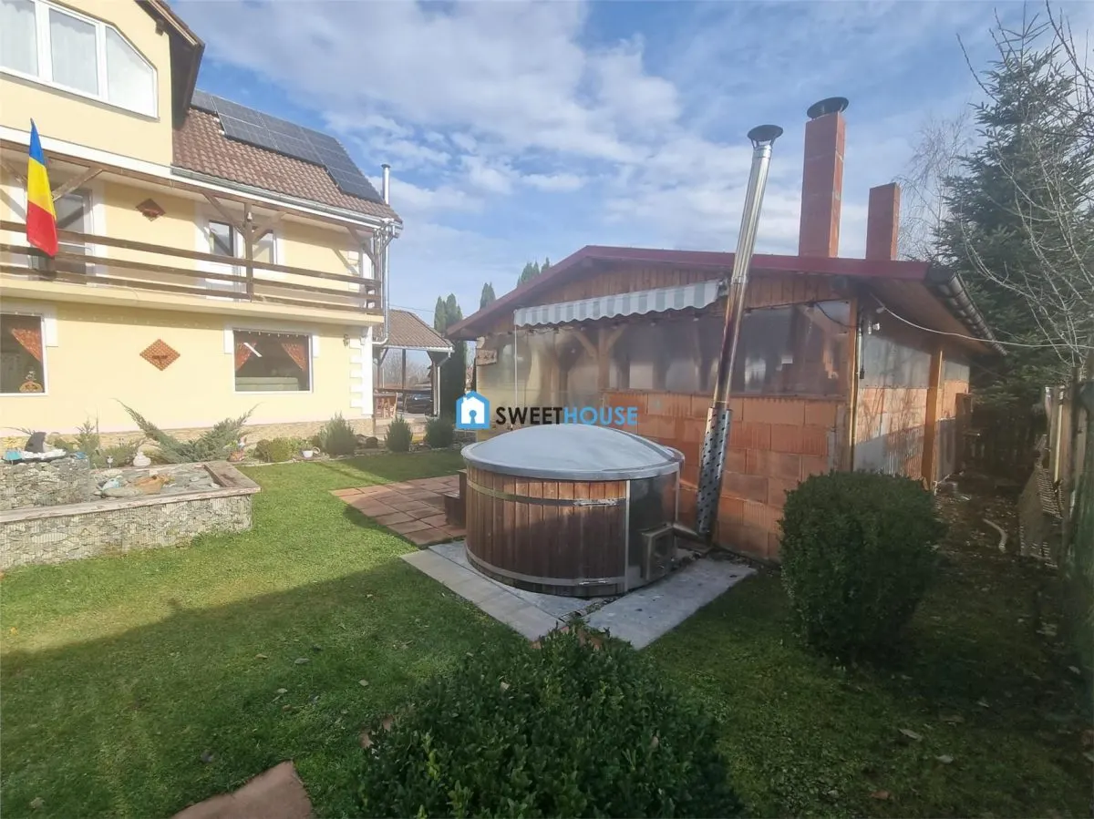 Oportunitate de investitie. Pensiune de vanzare la Vistisoara. - foto 1