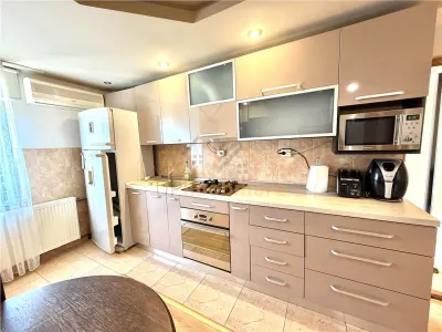 APARTAMENT CU 3 CAMERE | DECEBAL | ETAJ 3 | ORADEA - foto 4