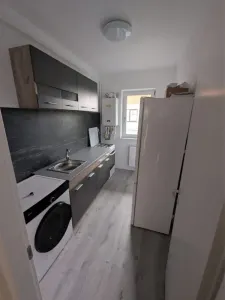 Ap 2 cam dec Poitiers, mobilat utilat + parcare - Iasi