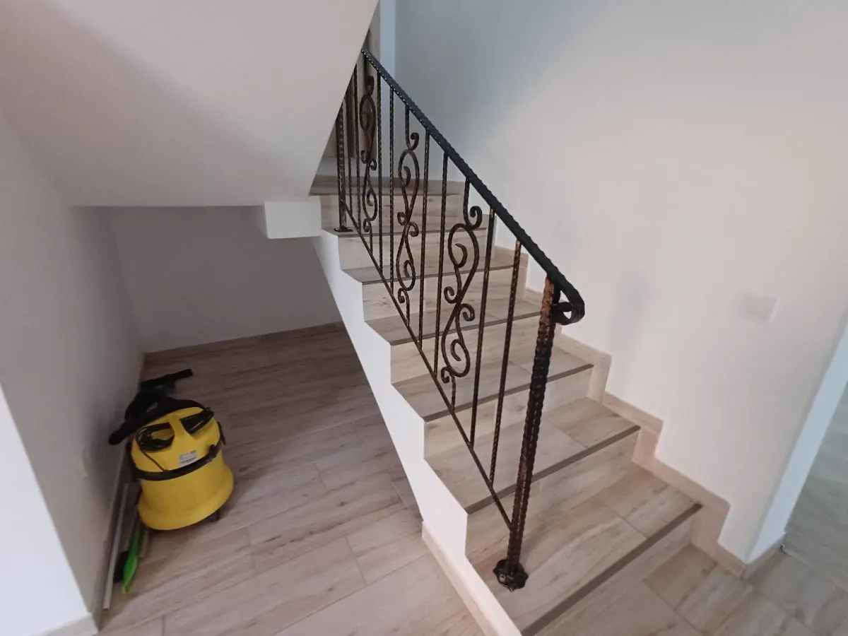Casă 4 camere, 2 Locuri de parcare-Zona Valea Adanca- 830 euro - foto 13