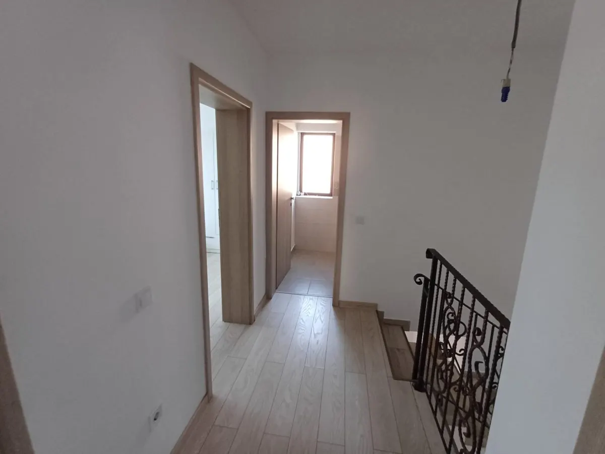 Casă 4 camere, 2 Locuri de parcare-Zona Valea Adanca- 830 euro - foto 16