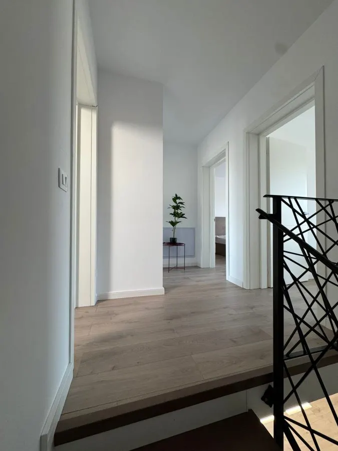 Casa moderna si spatioasa cu 4 camere si curte - zona Horpaz - 890EUR - foto 11