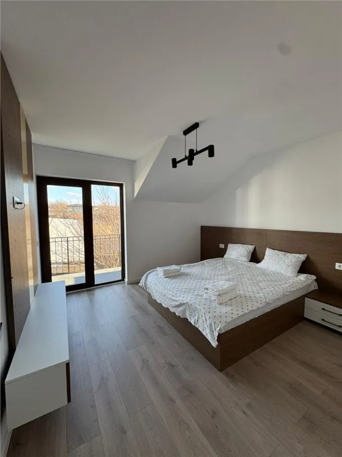 Casa moderna si spatioasa cu 4 camere si curte - zona Horpaz - 890EUR - foto 3