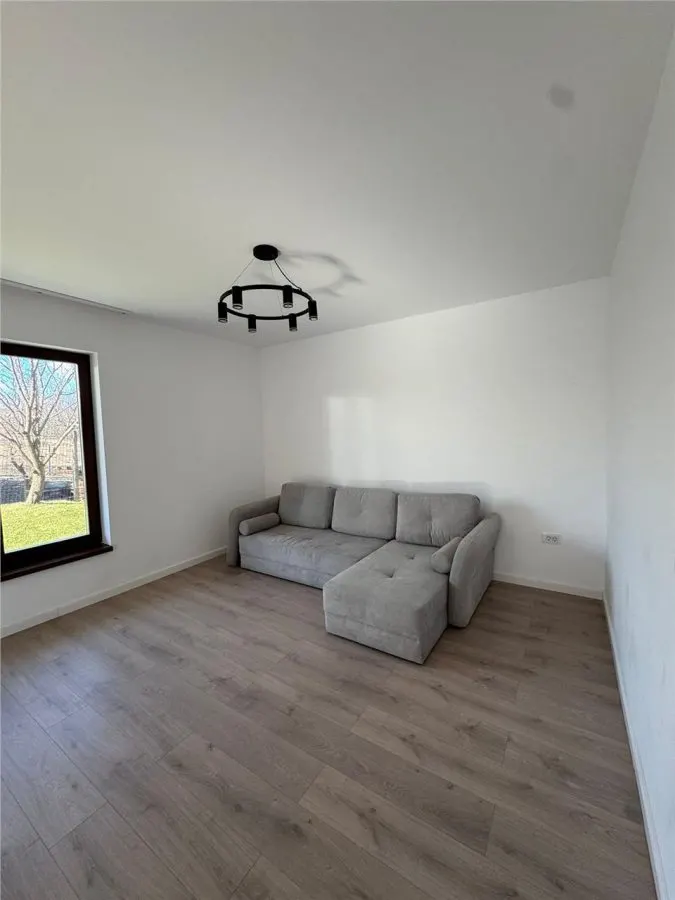 Casa moderna si spatioasa cu 4 camere si curte - zona Horpaz - 890EUR - foto 7