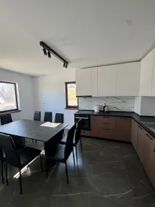 Casa moderna si spatioasa cu 4 camere si curte - zona Horpaz - 890EUR - foto 8