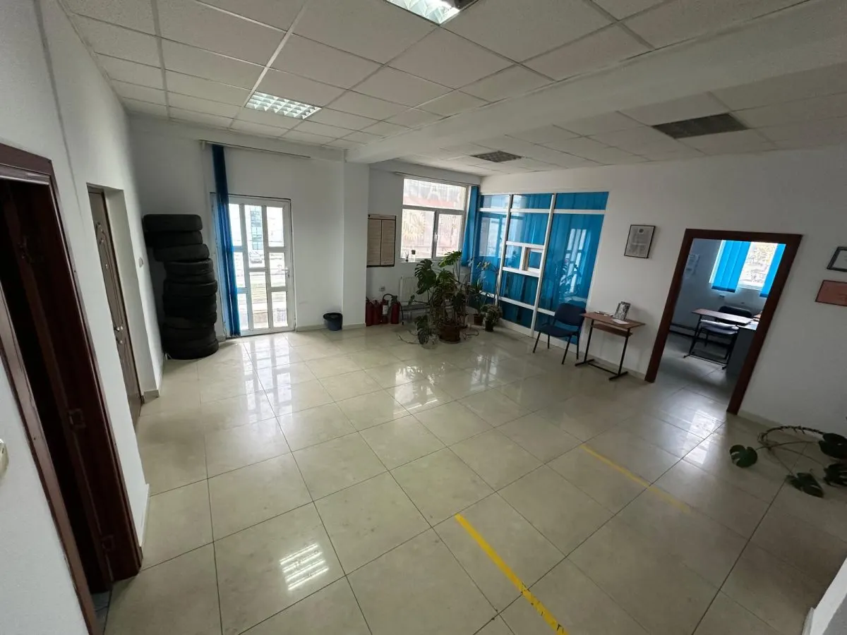 Spaţiu comercial modern - 203 mp - disponibil imediat, zona Vitesco - foto 1