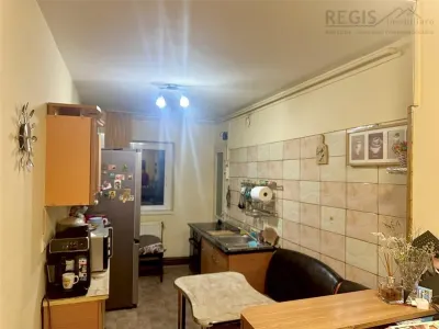 Apartament cu 3 camere , 2 bai si parcare -Profi Tractoru - foto 5