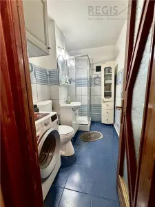 Apartament cu 3 camere , 2 bai si parcare -Profi Tractoru - foto 8