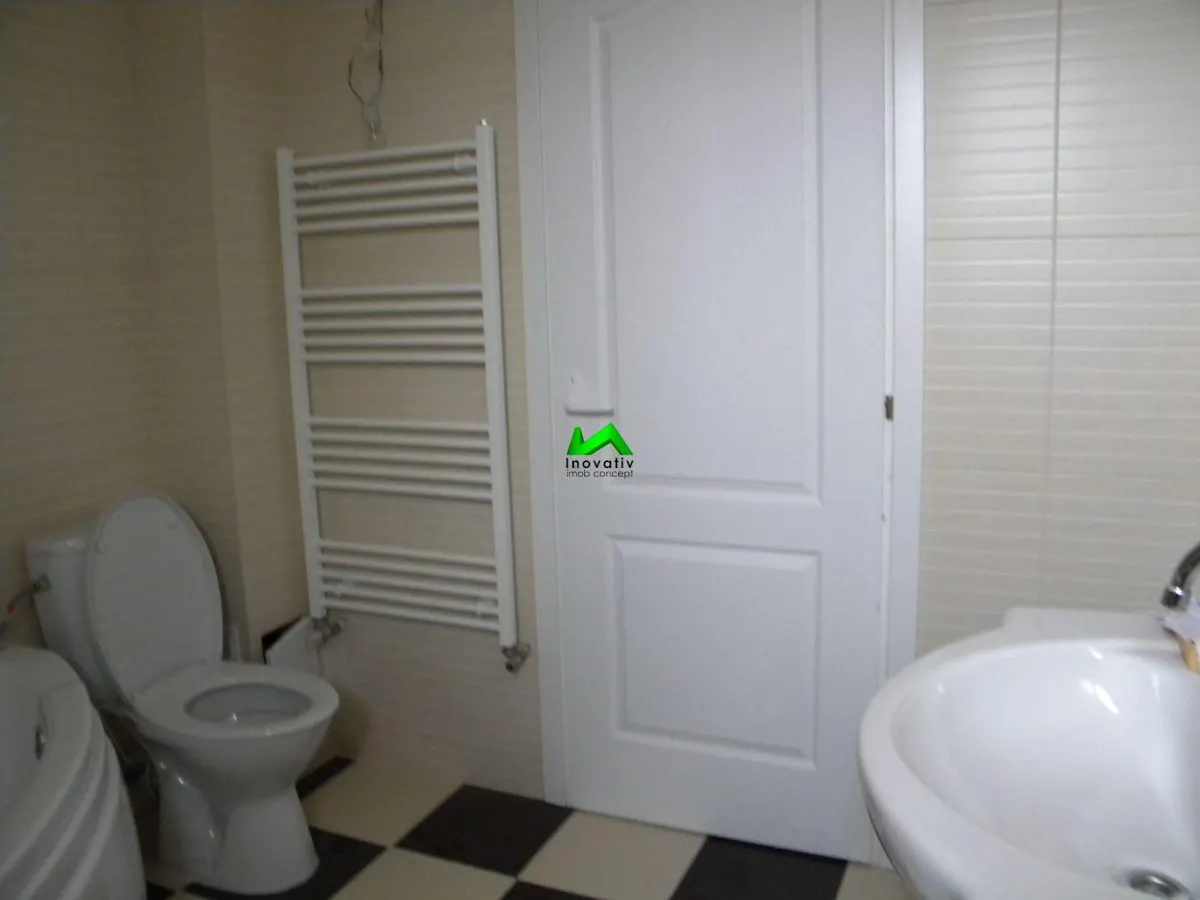 Apartament de vanzare 4 camere Sibiu Turnisor - foto 9
