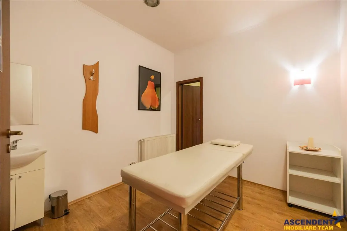 Casa pretabila: rezidential/ comercial/ servicii  Central, Fagaras - foto 13