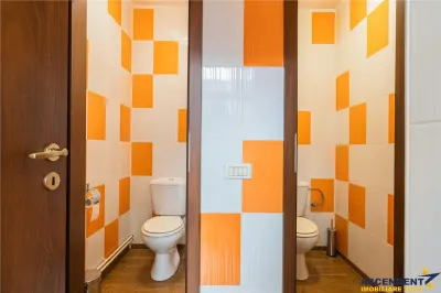 Casa pretabila: rezidential/ comercial/ servicii  Central, Fagaras - foto 16